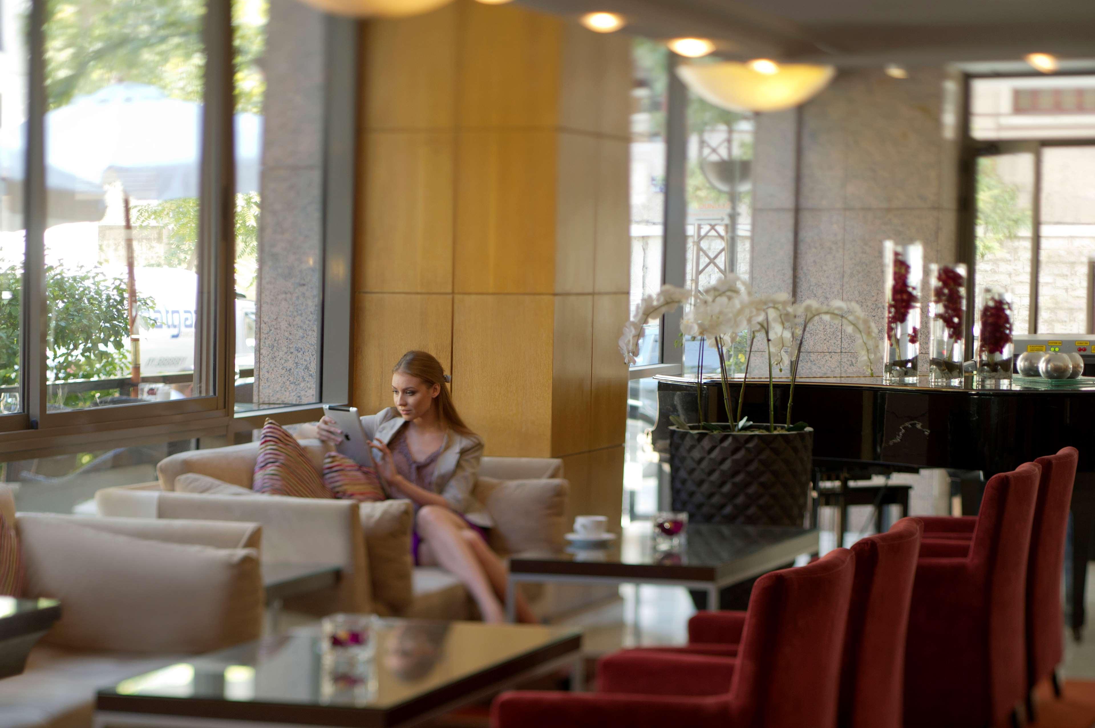 Radisson Blu Martinez Beirut 호텔 외부 사진 Lobby