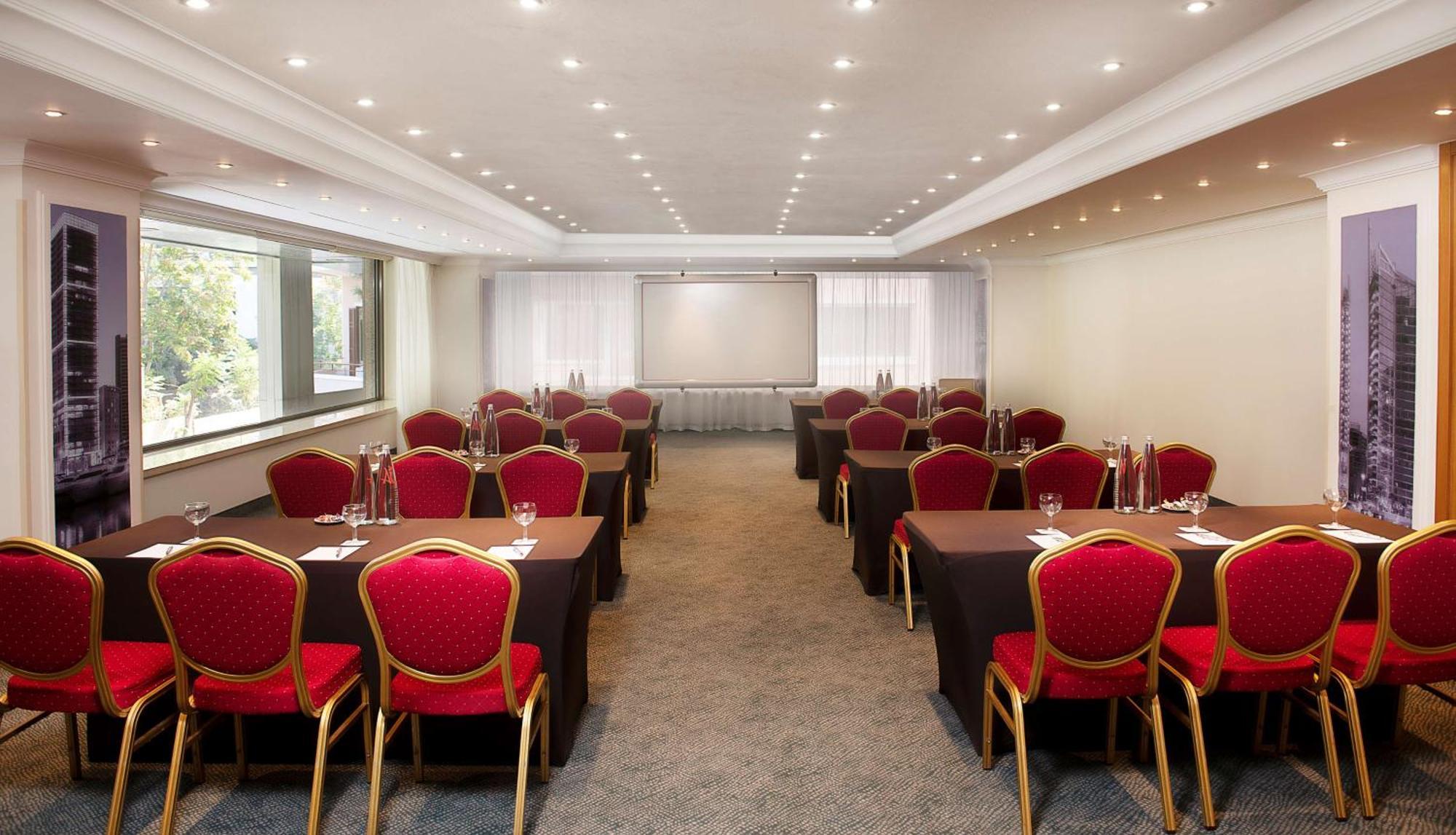 Radisson Blu Martinez Beirut 호텔 외부 사진 Meeting room