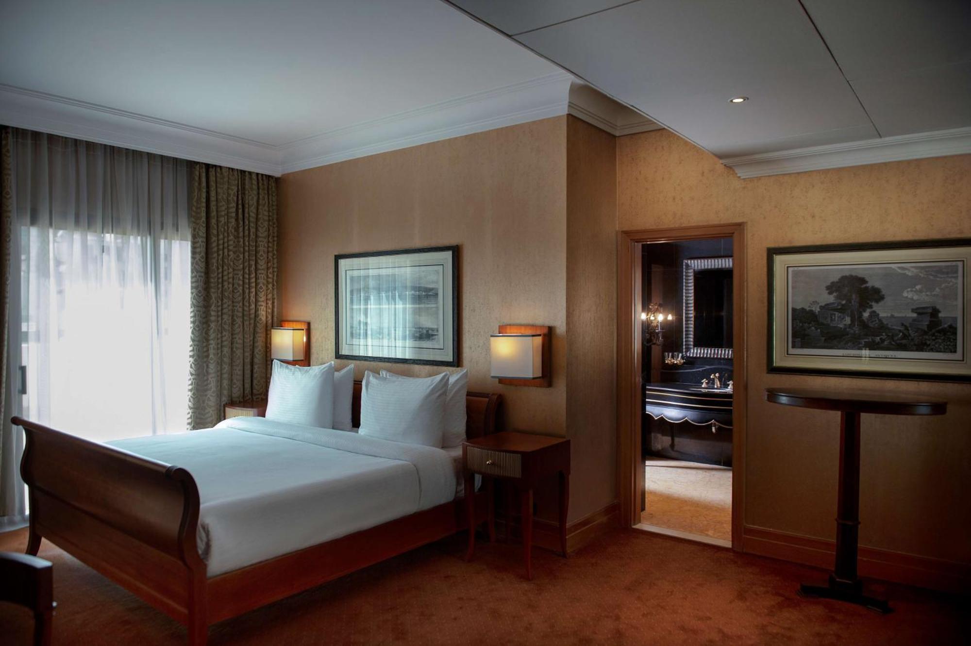 Radisson Blu Martinez Beirut 호텔 외부 사진