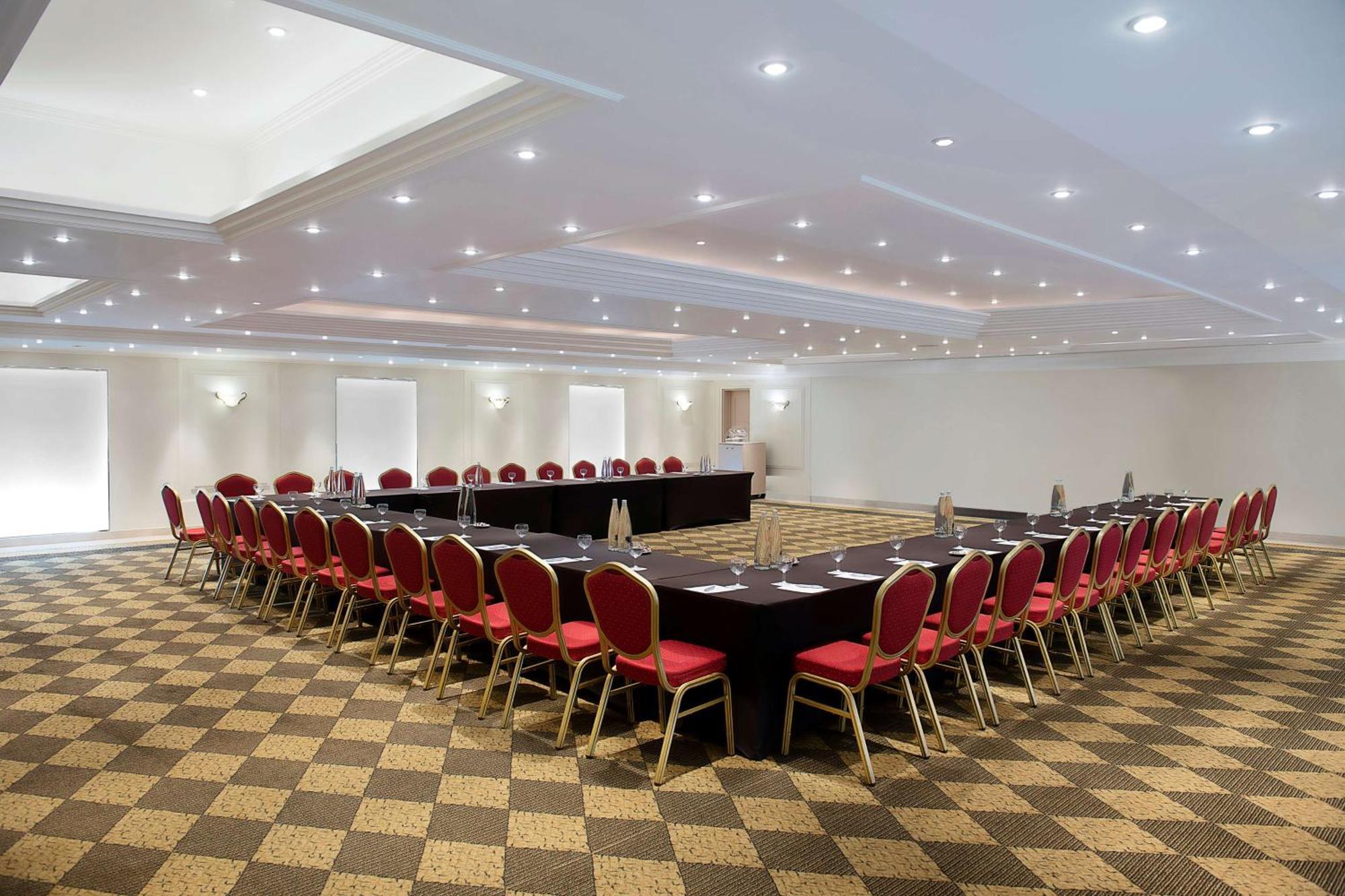Radisson Blu Martinez Beirut 호텔 외부 사진 Meeting room