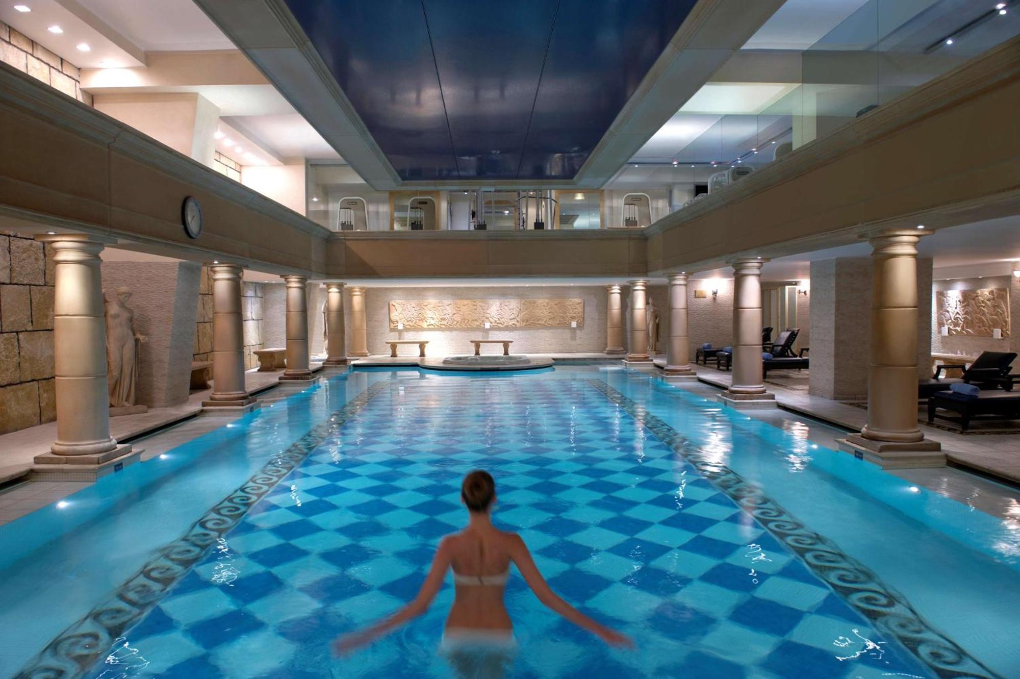 Radisson Blu Martinez Beirut 호텔 외부 사진 The pool at the Four Seasons Hotel, Istanbul