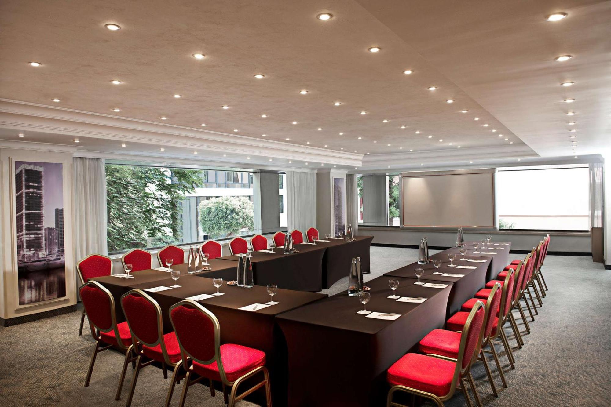 Radisson Blu Martinez Beirut 호텔 외부 사진 Meeting room