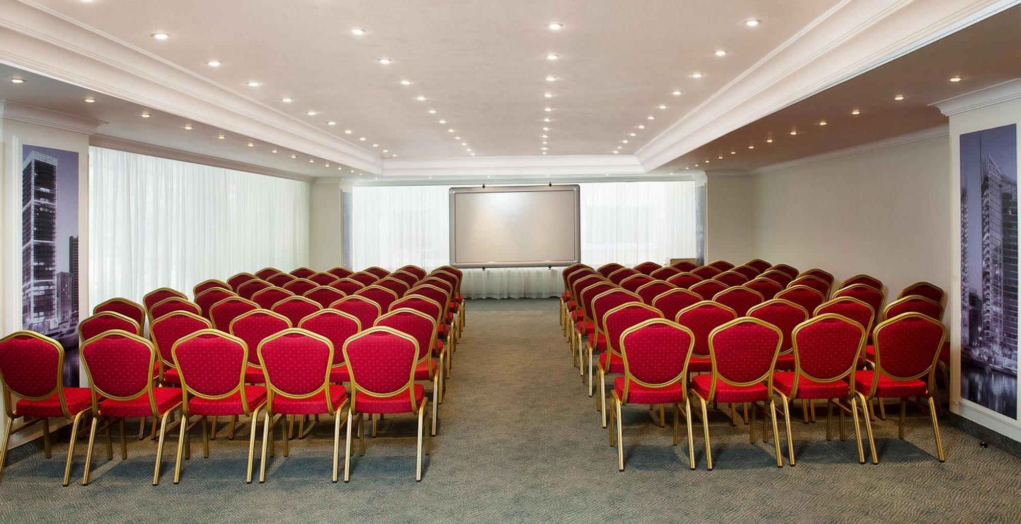 Radisson Blu Martinez Beirut 호텔 외부 사진 A typical conference room