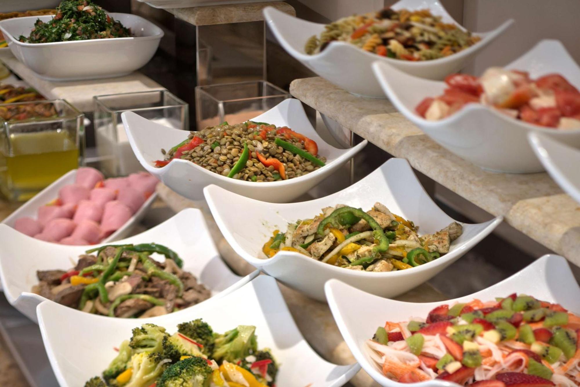 Radisson Blu Martinez Beirut 호텔 외부 사진 A selection of salads